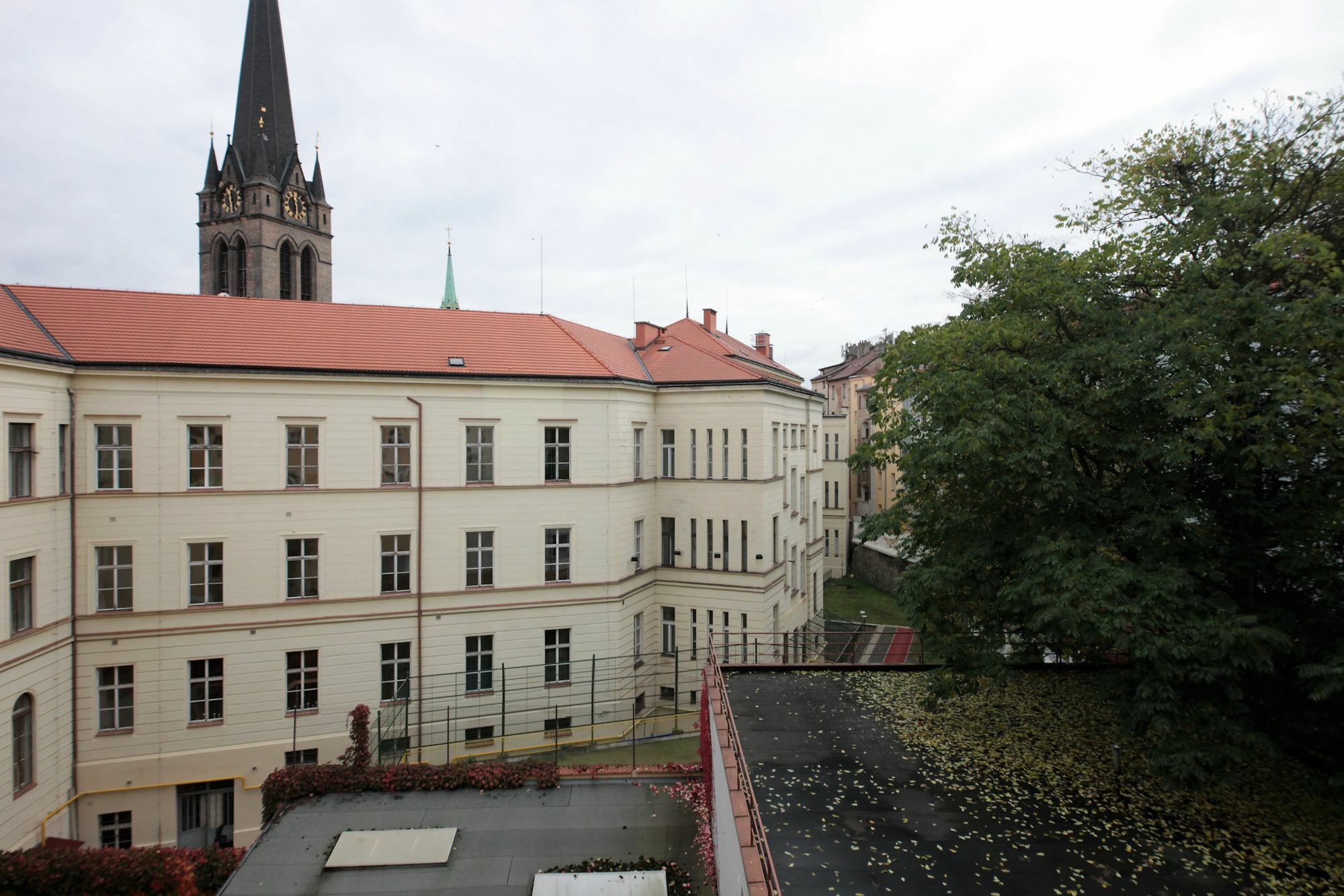 Residence Vita Nejedleho Praag Buitenkant foto
